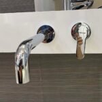 Vòi lavabo CAESAR B308C nóng lạnh gắn tường - Ảnh 4