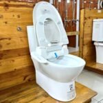 Bồn cầu CAESAR C1364F/ TAF400H (CD1364) 1 khối nắp điện tử TAF400H - Ảnh 2