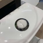 Bồn cầu CAESAR CD1325 2 khối nắp thường M220 - Ảnh 7