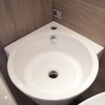 Chậu rửa mặt lavabo CAESAR LF5238 treo tường, dạng góc - Ảnh 3