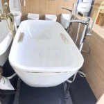 Bồn tắm TOTO NEOREST PJY1886HPWMNE#GW/ TVBF412 đá cẩm thạch đặt sàn, có tay vịn, kèm ống thải TVBF412 - Ảnh 10