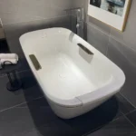 Bồn tắm TOTO NEOREST PJY1886HPWMNE#GW/ TVBF412 đá cẩm thạch đặt sàn, có tay vịn, kèm ống thải TVBF412 - Ảnh 9