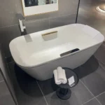 Bồn tắm TOTO NEOREST PJY1886HPWMNE#GW/ TVBF412 đá cẩm thạch đặt sàn, có tay vịn, kèm ống thải TVBF412 - Ảnh 6