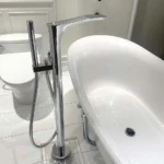 Sen cây bồn tắm TOTO TBG01306BA/ TBN01105B - Ảnh 2