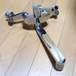 Vòi chén TOTO TKS05316J nóng lạnh gắn tường - Ảnh 3