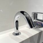 Vòi xịt xà phòng TOTO TLK09001G cảm ứng (không kèm bộ điều khiển) - Ảnh 2