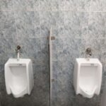 Bồn tiểu nam CAESAR U0230 treo tường, thoát ngang - Ảnh 5