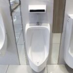 Bồn tiểu nam CAESAR U0282 treo tường, cấp nước trên, thoát ngang - Ảnh 4