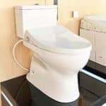 Bồn cầu TOTO CS302DE4#W 2 khối nắp rửa cơ TCW1211A - Ảnh 2