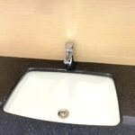 Chậu rửa mặt lavabo INAX L-2298V/ BW1 (L2298V) âm bàn - Ảnh 3