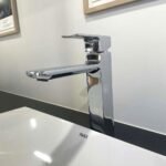 Vòi lavabo INAX LFV-5012SH (LFV5012SH) nóng lạnh - Ảnh 2