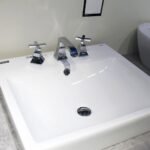 Vòi lavabo INAX LFV-8100B (LFV8100B) nóng lạnh (vòi chậu 3 lỗ) - Ảnh 2