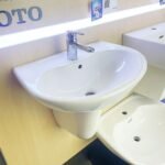 Chậu rửa mặt lavabo TOTO LHT240CS#W treo tường chân lửng - Ảnh 2