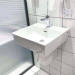 Chậu rửa mặt lavabo TOTO LHT328C#XW treo tường chân lửng - Ảnh 3