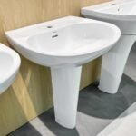 Chậu rửa mặt lavabo TOTO LPT239CR#W treo tường chân dài - Ảnh 3