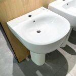 Chậu rửa mặt lavabo TOTO LPT766C#XW treo tường chân dài - Ảnh 3