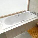 Bồn tắm TOTO PAY1710HV#W/ TVBF411 dạng xây, có tay vịn, kèm ống thải TVBF411 - Ảnh 3