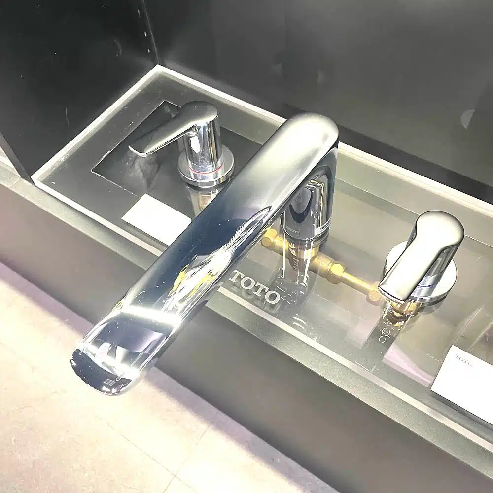 Vòi xả TOTO TBG03201BA nóng lạnh, dòng GS (3 lỗ), màu Crom bóng - Ảnh 5