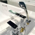 Vòi xả bồn tắm TOTO TBG10305AA nóng lạnh, dòng GB (3 lỗ), màu chrome, kèm tay sen - Ảnh 4