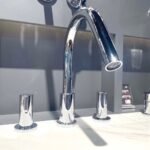 Vòi xả bồn tắm TOTO TBG11201B#MBL nóng lạnh, dòng GF (3 lỗ), màu đen mờ - Ảnh 4