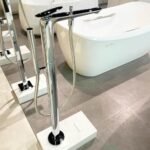 Sen cây bồn tắm TOTO TBP03301AA#MBL dòng ZA đen mờ - Ảnh 2