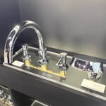 Vòi xả bồn tắm TOTO TBS02202BA nóng lạnh, dòng LN (4 lỗ), màu chrome, kèm tay sen - Ảnh 3