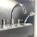 Vòi xả bồn tắm TOTO TBS02202BA nóng lạnh, dòng LN (4 lỗ), màu chrome, kèm tay sen - Ảnh 2