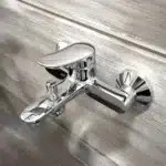 Vòi sen tắm TOTO TBS04302V/ TBW07009A nóng lạnh - Ảnh 3