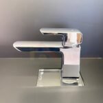 Vòi lavabo TOTO TLG02301B#BN nóng lạnh dòng GR mạ Nikel mờ ,cao 13cm - Ảnh 3