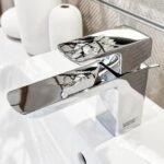 Vòi lavabo TOTO TLG02301B#PN nóng lạnh dòng GR mạ Nikel bóng ,cao 13cm - Ảnh 4