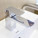 Vòi lavabo TOTO TLG02301B#BN nóng lạnh dòng GR mạ Nikel mờ ,cao 13cm - Ảnh 2