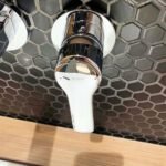 Vòi Lavabo TOTO TLG03307BB#MBL nóng lạnh, gắn tường, dòng GS (2 lỗ), màu đen mờ - Ảnh 3