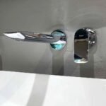 Vòi Lavabo TOTO TLG04310BB#MBL nóng lạnh, gắn tường, dòng GA (2 lỗ), màu đen mờ - Ảnh 4