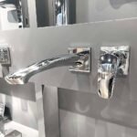 Vòi Lavabo TOTO TLG09308BB nóng lạnh, gắn tường, dòng GM (2 lỗ) - Ảnh 2