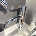 Vòi lavabo TOTO TLG11301B#PN nóng lạnh dòng GF mạ Nikel bóng ,cao 18cm - Ảnh 2