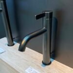 Vòi lavabo TOTO TLG11303B#PN nóng lạnh dòng GF mạ Nikel bóng ,cao 25cm - Ảnh 2