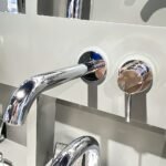 Vòi lavabo TOTO TLG11307BA nóng lạnh, gắn tường, dòng GF (2 lỗ) - Ảnh 2