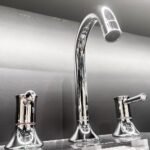 Vòi lavabo TOTO TLS02201BA nóng lạnh,dòng LN (3 lỗ) - Ảnh 3