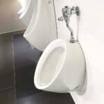 Bồn tiểu nam TOTO U104W/ F#W treo tường - Ảnh 4