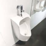 Bồn tiểu nam TOTO UT557T#XW treo tường - Ảnh 2