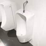 Bồn tiểu nam TOTO UT570T#XW treo tường - Ảnh 4