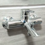 Vòi sen tắm TOTO TBS01302V nóng lạnh (không kèm tay sen) - Ảnh 2