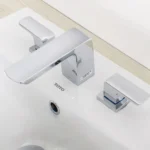 Vòi Lavabo TOTO TLG02201BB nóng lạnh dòng GO (3 lỗ) - Ảnh 3