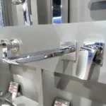 Vòi Lavabo TOTO TLG02311BB nóng lạnh, gắn tường, dòng GR (2 lỗ) - Ảnh 4